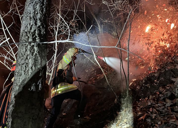 경북 영주서 추락한 공군 F-16C 조종사 구조…추락지역 산불도 진화(종합3보)