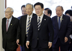 이재명 대통령, 민주당 상임고문단 청와대 초청 오찬 [뉴시스Pic]