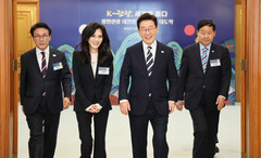 李대통령 옆에 선 이부진 "한국, 외국인에게 멋진 나라됐다"