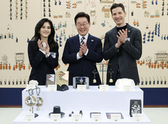 이재명 대통령, "관광산업 성장 과실 골목상권 함께 누려야" [뉴시스Pic]