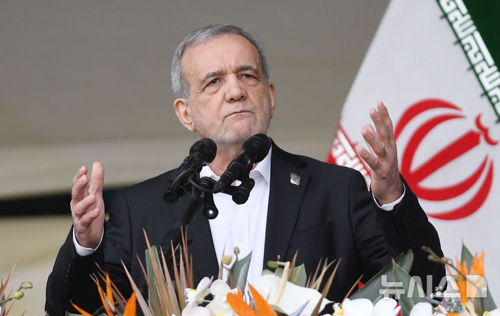 이란 대통령 "美 해적행위 중단 때 외교 재개"