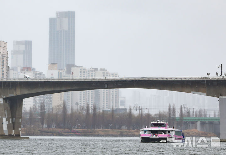 서울시의회 국힘 "한강버스 특혜 無…발목잡기 멈춰야"