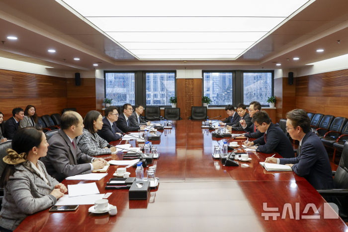 中상무차관, 삼성 만나 