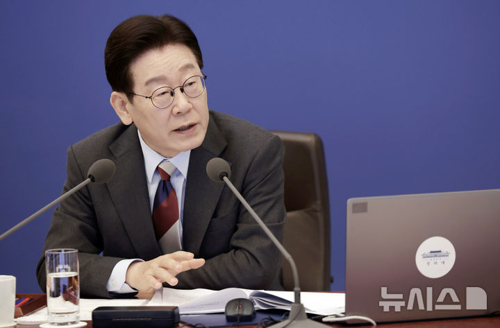 이 대통령 "100조 시장안정 프로그램 집행…유류 최고가격 신속 지정"(종합2보)