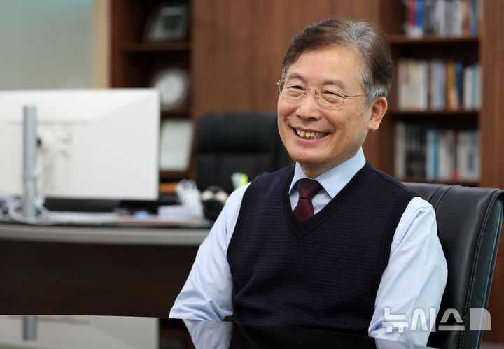 "불확실성 시대? 본원적인 기술 경쟁력이 생존 해법"