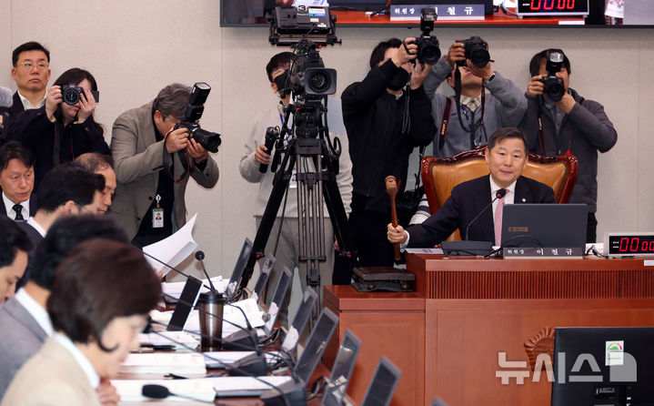 여야, '유가 급등' 대책 촉구…