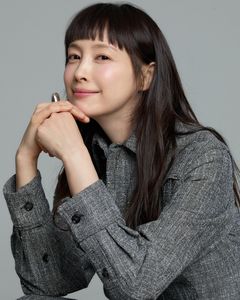 [인터뷰]이나영 "계속 희망을 갖고 불나방처럼 던져야죠"