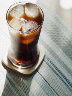 "눈 뜨자마자 커피?"…전문가가 말한 최악의 아침 습관