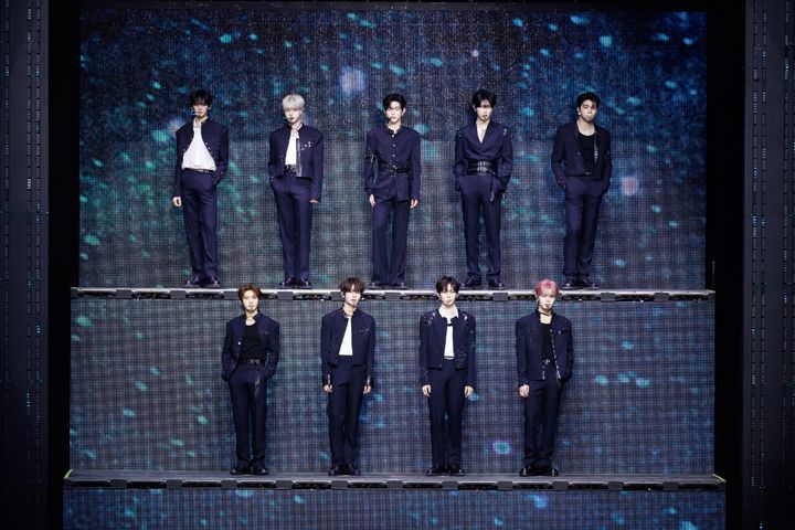 눈물로 흩어져도 합은 언제나 '9'…제로베이스원, 불변의 상수