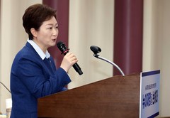 이언주, 與 최고위원직 사퇴…"당, 李 지지도에만 의존…비전 제시 못해"