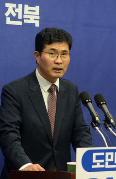 與 "윤리감찰단, '이원택' 현재까지 혐의없음 의견…전북지사 경선 계획대로"