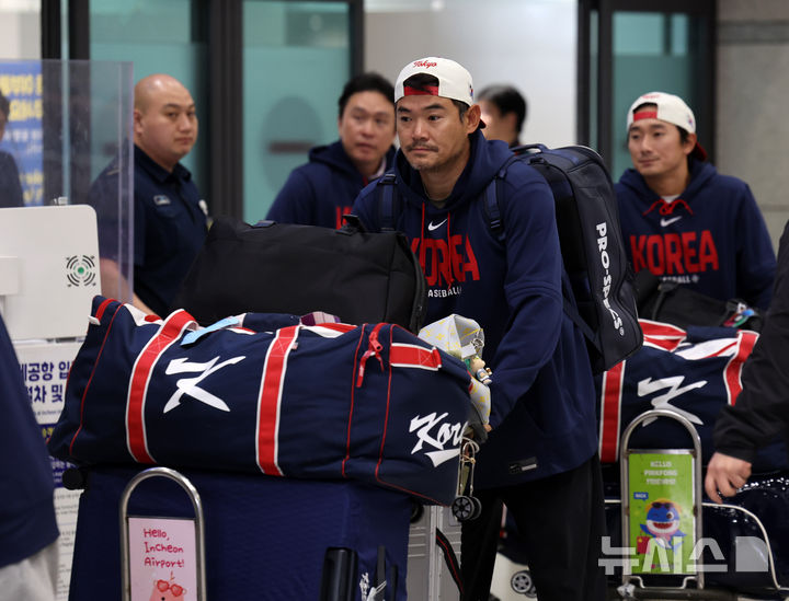 'WBC 8강' 야구대표팀 귀국… 류지현 감독 "호주전, 잊을 수 없어" [뉴시스Pic]