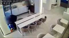 호텔 음료 무료 제공했더니…쇼핑백에 몰래 싹쓸이 '황당'