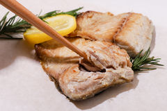 뇌 건강·기분 관리에 좋다…정신과 의사가 꼽은 '최고의 생선'은 