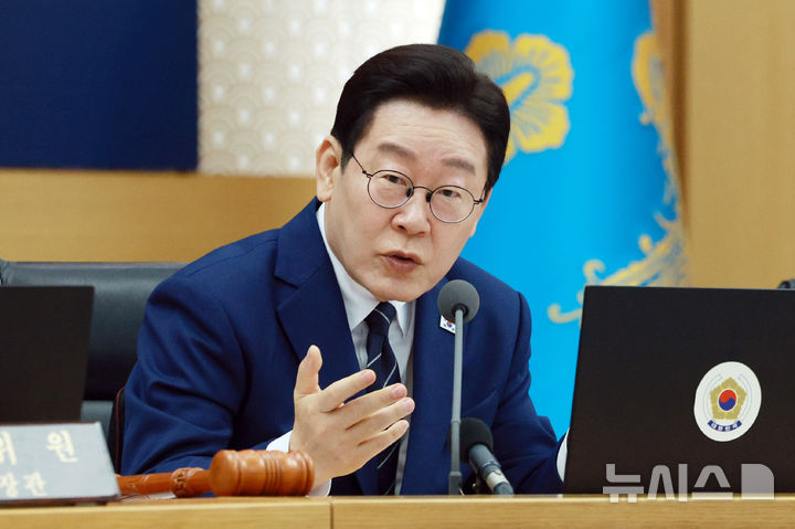 이 대통령 "지방 주도 성장 시대로 과감하게 전환…추경, 지방에 더 대대적 지원"