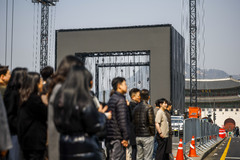 BTS 컴백 공연 앞둔 광화문… 무대 설치 작업 한창 [뉴시스Pic] 