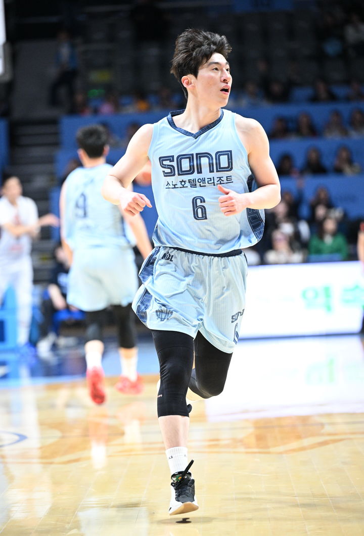 프로농구 소노, KCC에 34점 차 대승…단독 5위·팀 최다 8연승
