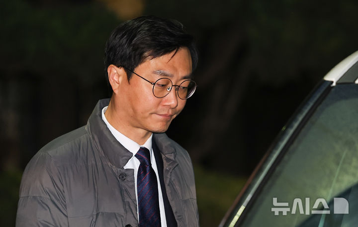 '성추행 의혹' 장경태 의원 탈당 "결백 입증하고 돌아올 것" [뉴시스Pic]