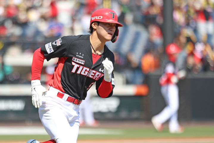 KIA 김도영, 시범경기에서 부활의 신호탄 쏘다