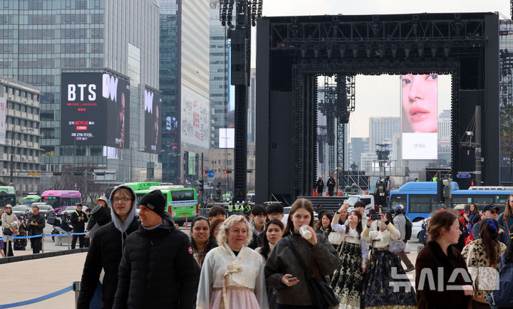 오늘 광화문 최대 30만명 몰린다…정부, '인파관리' 총력전