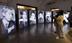 BTS 뮷즈 열풍…문화상품 매출 최대 38%↑[BTS 컴백]