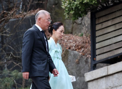 故 정주영 현대그룹 명예회장의 25주기, 정의선 현대차 회장 내외