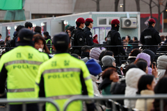 BTS 공연, 26만 인파 예측에…"과잉 동원" vs "사고 예방"