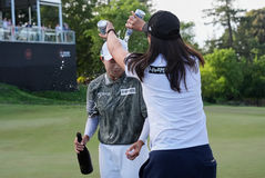 우승 축하 세례 받는 김효주