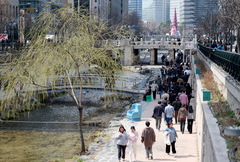 낮 최고 20도 '일교차 주의'…곳곳 건조·미세먼지