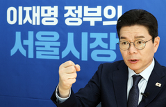 정원오, 시청 인근으로 캠프 옮기고 "오세훈 심판"…당내 경쟁자 상대 '원팀' 행보도