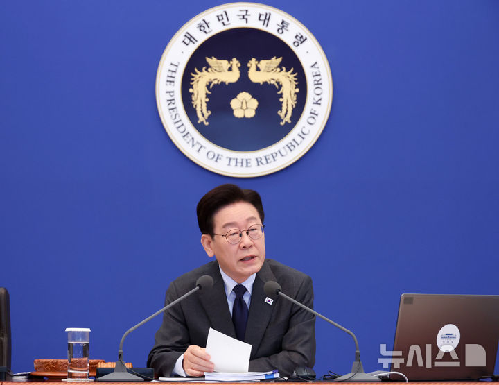 이재명 대통령, '공공기관 차량 5부제 솔선수범…국민도 에너지 아껴 쓰기 운동에 동참해달라' [뉴시스Pic]