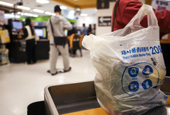 종량제봉투 대란에 지자체 전수조사…"6개월 분량 이상 보유한 곳도"