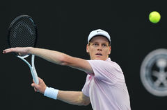 신네르, 몬테카를로 마스터스 8강 진출…무실세트 행진은 중단