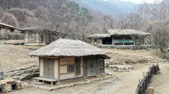 영화 '왕과 사는 남자' 흥행에 촬영지 문경새재 '북적'