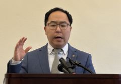 한국계 앤디 김 "트럼프, 美최고사령관 부적합…해임돼야"