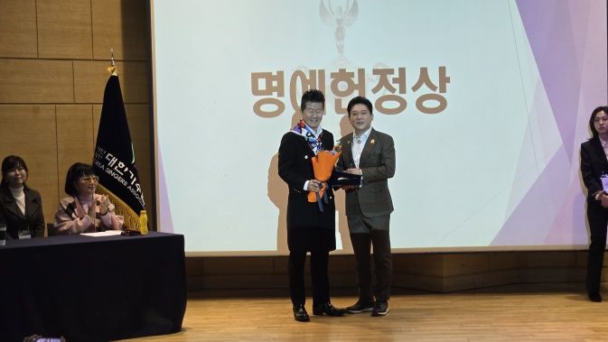 성인가요? 대중가요!…대한가수협회 