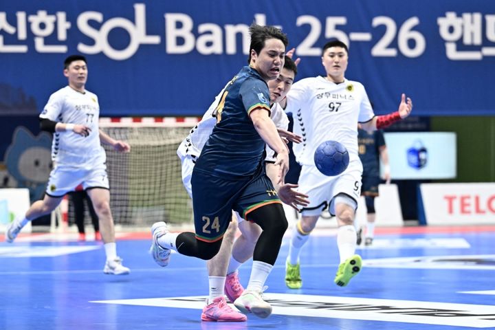 인천도시공사 핸드볼 정규리그 조기 우승, GS칼텍스와 LG 프로농구도 승리로 기세 이어가