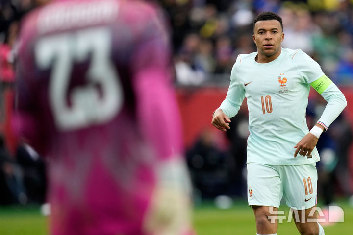 "어깨 부분이 왜 이래?"…나이키 월드컵 유니폼, '어깨뽕' 문제 발견