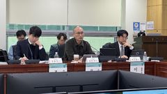 사고 나면 누구 책임?… AI 보안 위협 '빛의 속도', 법제는 '거북이걸음'