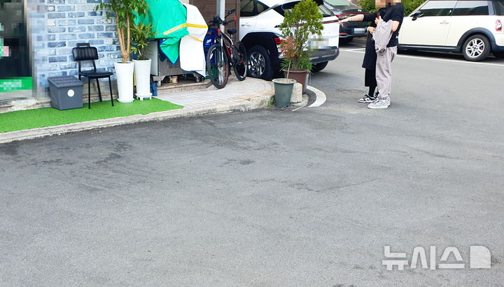 창원 '칼부림' 20대女 끝내 사망…가해 추정 30대는 중태