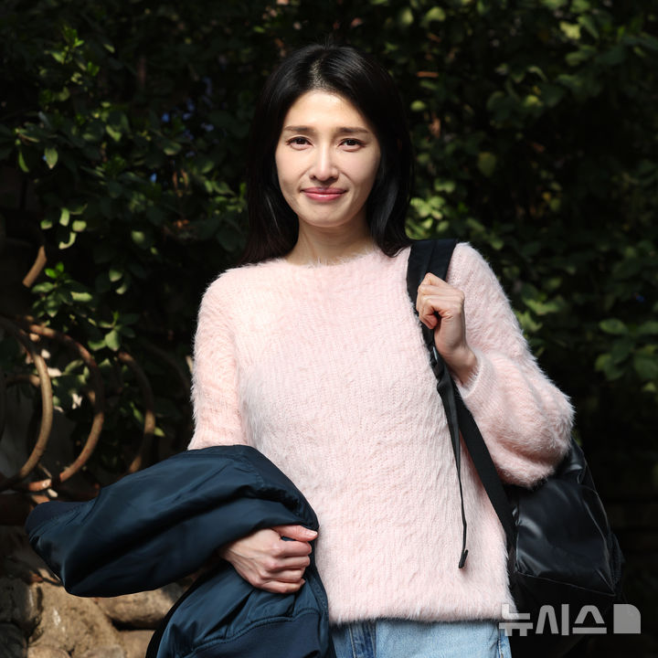 김경란 "스멀스멀 걷다보니 망망대해…연극 제대로 해보려 합니다"