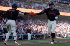 이정후, 2루타로 시즌 첫 안타…첫 볼넷·득점도 신고(종합)