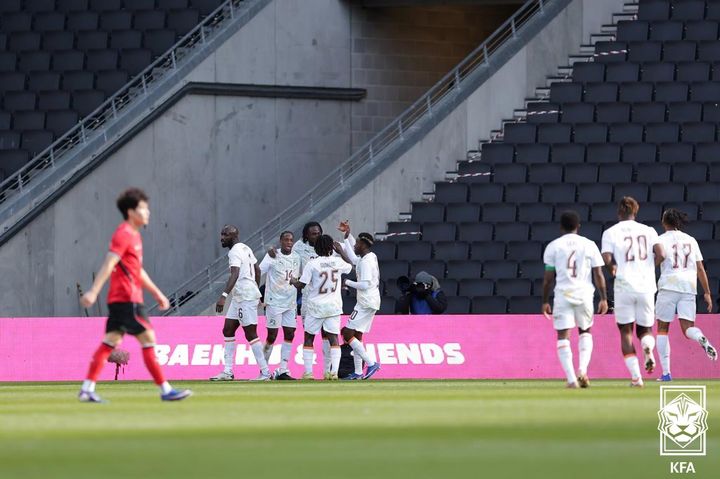 '골대만 세 번' 홍명보호, '가상의 남아공' 코트디부아르에 0-4 완패