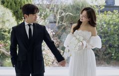 이민우, 오늘 11세 연하와 결혼…이미 '두 딸 아빠'