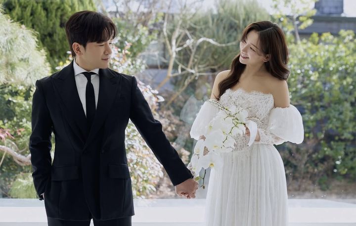 이민우, 오늘 11세 연하와 결혼…이미 '두 딸 아빠'