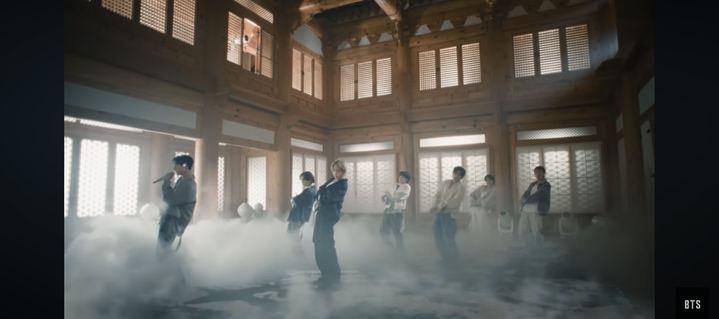 방탄소년단, '한국 멋' 살아있는 '스윔' 라이브클립 공개…RM 다녀간 선혜원