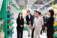 글로벌 성공 공식 찾는다…이재현 CJ 회장, 올리브영 명동 매장 점검