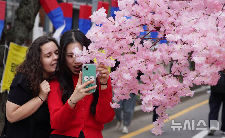 '어느새 성큼 다가온 봄' [뉴시스Pic]