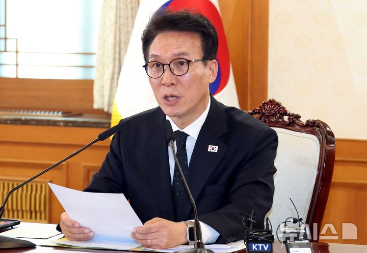 김총리 "생필품 수급 차질 우려 선제 대처"