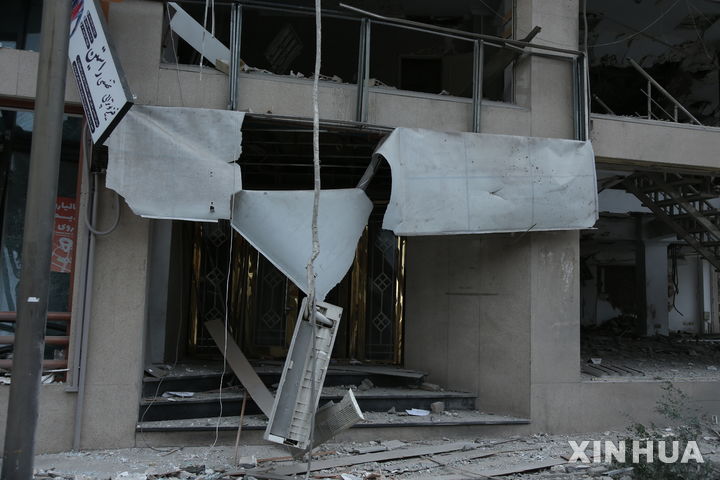 공습으로 파괴된 테헤란 건물